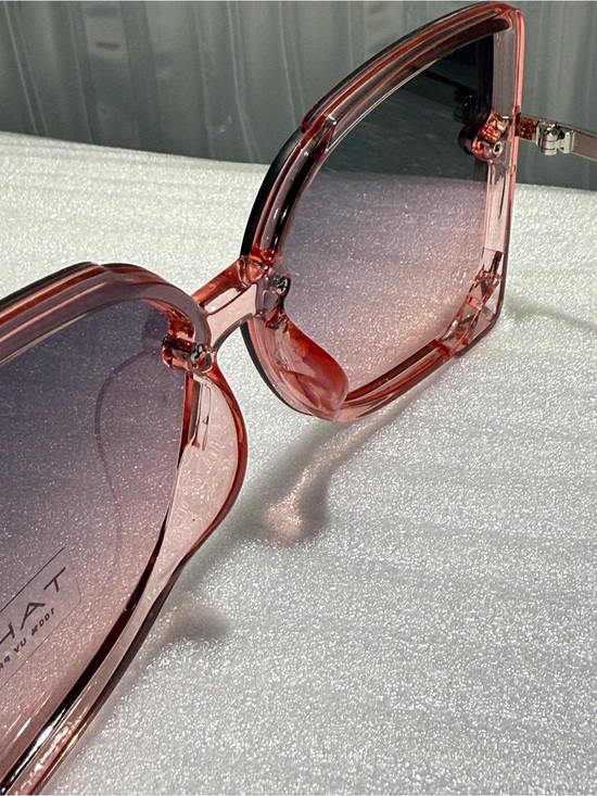 Tahari Women’s Oversized Butterfly Sunglasses Pink Gold Gradient-New